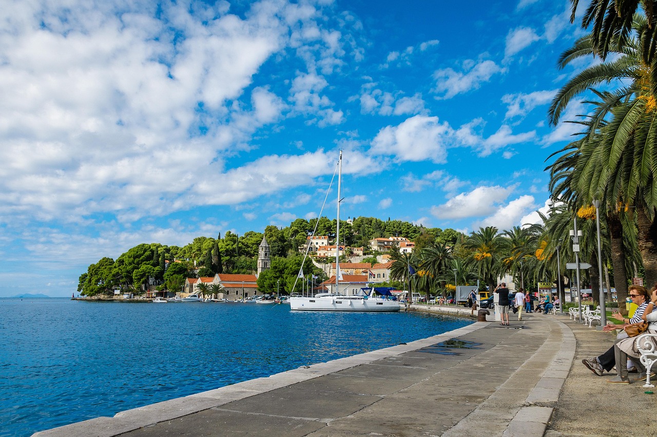 Cavtat i dubrovačke panorame – Cavtat harbour and old town