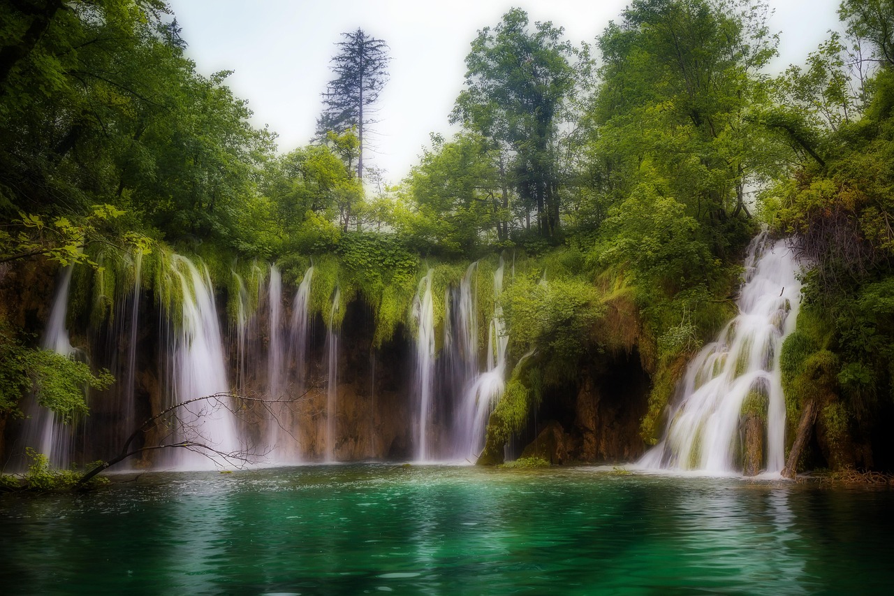 Rijeka/Opatija - Split ĂĽber Plitvice